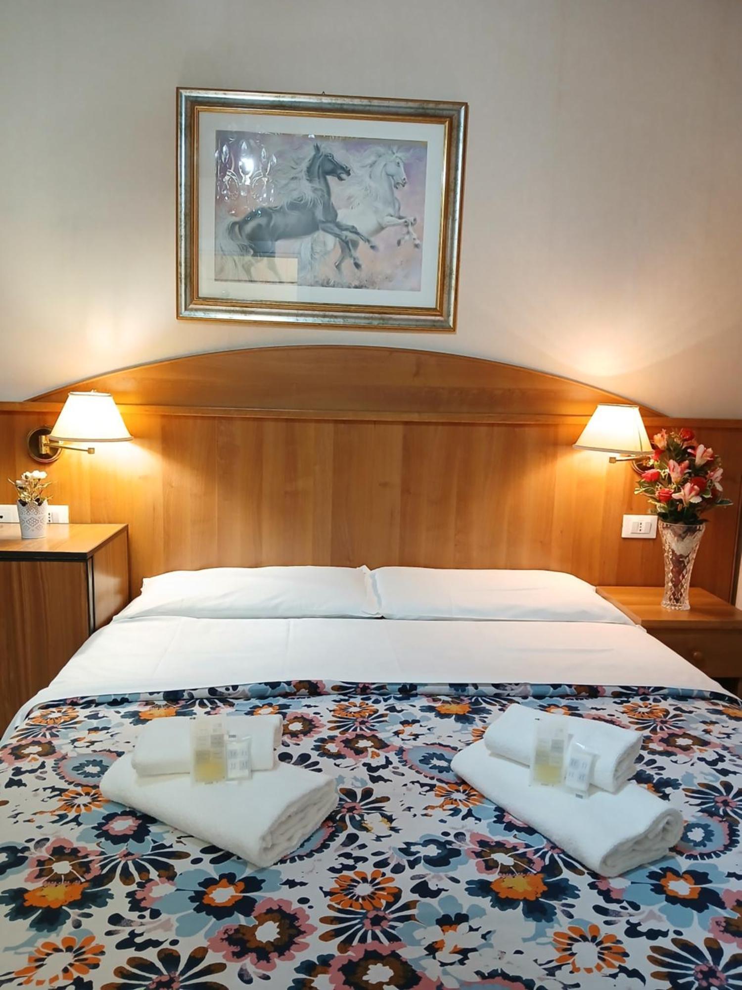 Nahid Accommodation Rom Exteriör bild